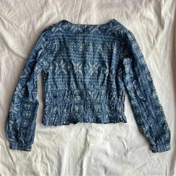 Forever That Girl Anthropologie Blue Long Sleeve Smocked Waist Crop Top Small - Picture 7 of 7